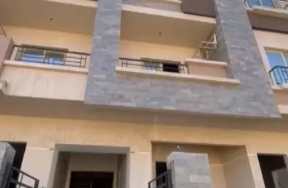 Apartment - 3 Bedrooms - 2 Bathrooms for sale in New Narges - New Cairo City - Cairo