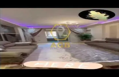 شقة - 3 غرف نوم - 2 حمامات للبيع في المنطقة الثامنة - مدينة نصر - القاهرة