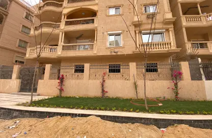 Apartment - 3 Bedrooms - 3 Bathrooms for sale in North Lotus - El Lotus - New Cairo City - Cairo
