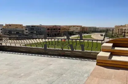 Apartment - 2 Bedrooms - 2 Bathrooms for rent in Service Road - Ganoob El Acadimia - New Cairo City - Cairo