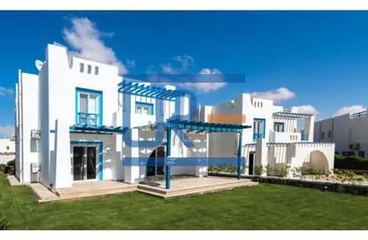 Chalet - 2 Bedrooms - 2 Bathrooms for sale in Mountain View - Ras Al Hekma - North Coast