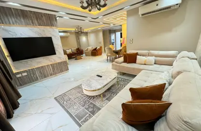 Apartment - 2 Bedrooms - 2 Bathrooms for rent in Al Hegaz St. - Mohandessin - Giza