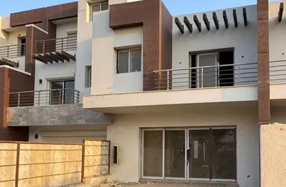 Townhouse - 3 Bedrooms - 3 Bathrooms for sale in Hyde Park - New Cairo City - Cairo