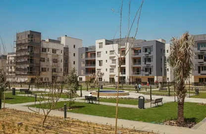 Apartment - 2 Bedrooms - 2 Bathrooms for sale in District 5 - 5th Settlement Compounds - The 5th Settlement - New Cairo City - Cairo