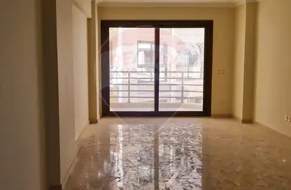 شقة - 3 غرف نوم - 2 حمامات للبيع في سموحة - حي شرق - الاسكندرية