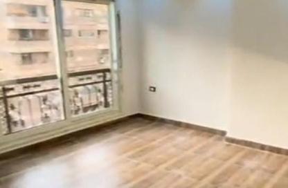 Duplex - 5 Bedrooms - 4 Bathrooms for sale in Ahmed Fakhry St. - 6th Zone - Nasr City - Cairo