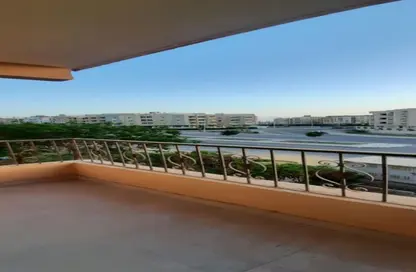 شقة - 3 غرف نوم - 2 حمامات للبيع في كمبوندات الشروق - مدينة الشروق - القاهرة