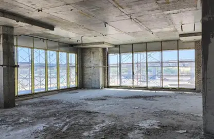 Shop - Studio - 3 Bathrooms for sale in One Ninety Mall - South Teseen St. - The 5th Settlement - New Cairo City - Cairo