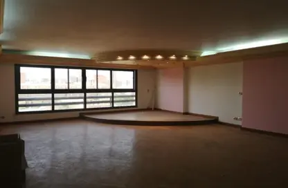 Office Space - Studio - 2 Bathrooms for rent in Al Sayeda Khadija St. - Al Hadiqah Al Dawliyah - 7th District - Nasr City - Cairo