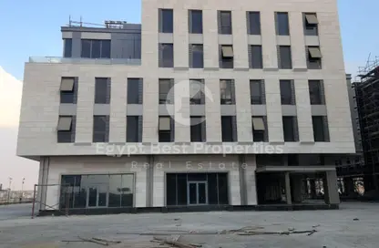 Office Space - Studio - 2 Bathrooms for sale in Swan Lake Residence - 5th Settlement Compounds - The 5th Settlement - New Cairo City - Cairo