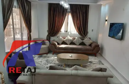 Apartment - 3 Bedrooms - 2 Bathrooms for rent in Hesham Labib St. - 8th Zone - Nasr City - Cairo