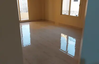 Apartment - 2 Bedrooms - 2 Bathrooms for sale in North Lotus - El Lotus - New Cairo City - Cairo