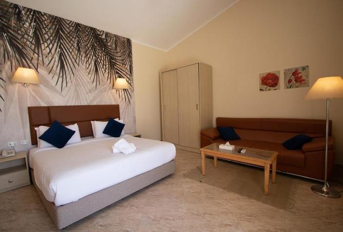 8320859 - Property Image 2