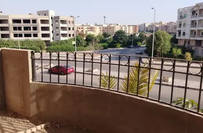 شقة - 3 غرف نوم - 3 حمامات للبيع في المنطقة الاولي - مدينة الشروق - القاهرة