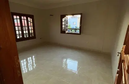 طابق كامل - استوديو - 6 حمامات للايجار في شارع البستان - الحي التاسع - الشيخ زايد - الجيزة