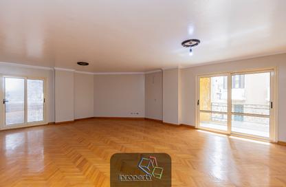 Apartment - 3 Bedrooms - 2 Bathrooms for rent in Abd Al Moneim Sanad St. - Ibrahimia - Hay Wasat - Alexandria