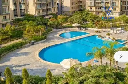 Apartment - 3 Bedrooms - 2 Bathrooms for sale in One Golden Square Mall - The 5th Settlement - New Cairo City - Cairo