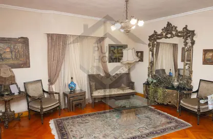 Apartment - 4 Bedrooms - 3 Bathrooms for sale in Al Faraana St. - Azarita - Hay Wasat - Alexandria