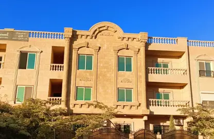 شقة - 3 غرف نوم - 3 حمامات للبيع في المجاورة الاولي - الحي الرابع غرب - مدينة الشروق - القاهرة