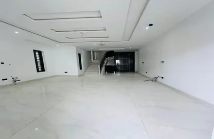 Villa - 5 Bedrooms - 4 Bathrooms for sale in Village West - Sheikh Zayed Compounds - Sheikh Zayed City - Giza