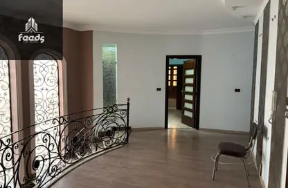 دوبلكس - 5 غرف نوم - 3 حمامات للايجار في شارع الجزيرة - المستثمرين الجنوبية - مدينة القاهرة الجديدة - القاهرة