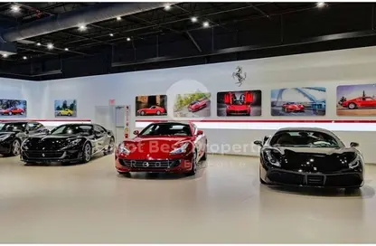 Show Room - Studio - 2 Bathrooms for sale in North Teseen St. - The 5th Settlement - New Cairo City - Cairo