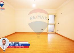 شقة - 3 غرف نوم - 3 حمامات for للايجار in سموحة - حي شرق - الاسكندرية