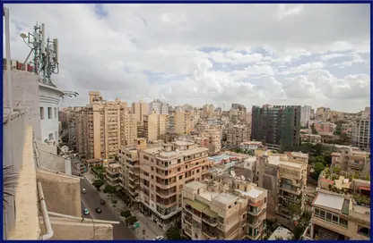 شقة - 5 غرف نوم - 3 حمامات للبيع في شارع رشدي - رشدي - حي شرق - الاسكندرية