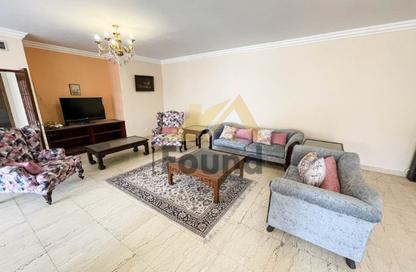 شقة - 4 غرف نوم - 4 حمامات للايجار في شارع الجزيره - الزمالك - القاهرة