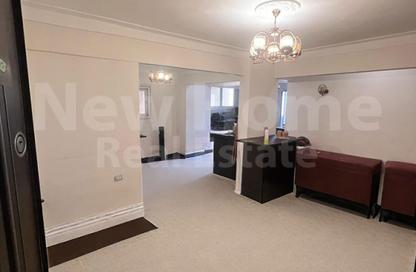 Apartment - 3 Bedrooms - 1 Bathroom for rent in Al Geish Road - Camp Chezar - Hay Wasat - Alexandria