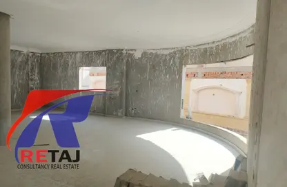 فيلا - 8 غرف نوم - 8 حمامات للبيع في المجاورة السادسة - المنطقة التاسعة - مدينة الشروق - القاهرة