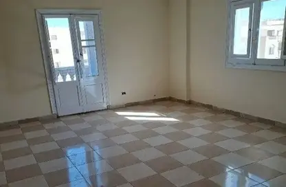 شقة - 3 غرف نوم - 1 حمام للايجار في شارع دكتور علي مشرفة - النرجس 6 - النرجس - مدينة القاهرة الجديدة - القاهرة