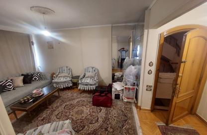 Apartment - 3 Bedrooms - 1 Bathroom for sale in Shooting Club Street - Dokki - Giza