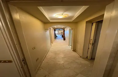 Apartment - 4 Bedrooms - 3 Bathrooms for sale in Al Nasr St. - El Laselky - New Maadi - Hay El Maadi - Cairo Apartment - 4 Bedrooms - 3 Bathrooms for sale in Al Nasr St. - El Laselky - New Maadi - Hay El Maadi - Cairo