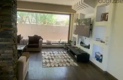 فيلا - 8 غرف نوم - 5 حمامات للايجار في مدينة الشروق - القاهرة