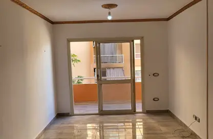 Apartment - 2 Bedrooms - 1 Bathroom for sale in Degla Gardens - Hadayek October - 6 October City - Giza