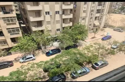 شقة - 3 غرف نوم - 1 حمام للبيع في المنطقة العاشرة - مدينة نصر - القاهرة