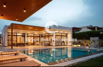 Villa - 7 Bedrooms - 7 Bathrooms for sale in Royal City - Sheikh Zayed Compounds - Sheikh Zayed City - Giza