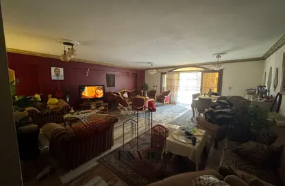 Apartment - 3 Bedrooms - 2 Bathrooms for sale in Dr Mahmoud Hoballah St. - 8th Zone - Nasr City - Cairo