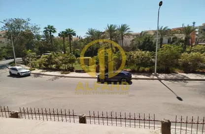فيلا - 3 غرف نوم - 2 حمامات للبيع في طريق الشروق - المجاورة الاولي - الحي الثامن - مدينة الشروق - القاهرة