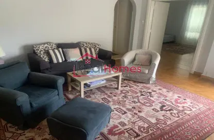 شقة - 2 غرف نوم - 2 حمامات للايجار في شارع احمد حشمت - الزمالك - القاهرة