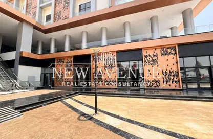 Office Space - Studio - 4 Bathrooms for rent in Golden Gate - South Teseen St. - The 5th Settlement - New Cairo City - Cairo