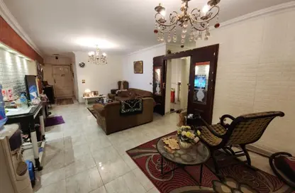 Apartment - 2 Bedrooms - 1 Bathroom for sale in Hossam Al Deen Bassiouny St. - 10th Zone - Nasr City - Cairo