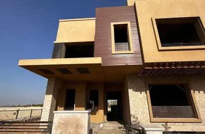 منزل مزدوج - 3 غرف نوم - 5 حمامات للبيع في نيو جيزة - طريق مصر اسكندرية الصحراوي - مدينة 6 أكتوبر - الجيزة