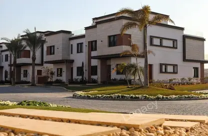 Villa - 5 Bedrooms - 5 Bathrooms for sale in Azzar - 5th Settlement Compounds - The 5th Settlement - New Cairo City - Cairo