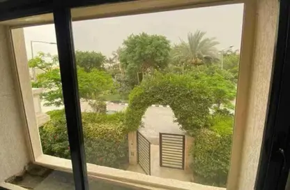 فيلا - 6 غرف نوم - 5 حمامات للبيع في كليوباترا بالاس - الحي الخامس - مدينة الشروق - القاهرة