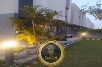 شقة - 3 غرف نوم - 3 حمامات للبيع في كمبوند البروج - كمبوندات الشروق - مدينة الشروق - القاهرة