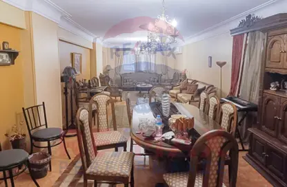 Apartment - 3 Bedrooms - 2 Bathrooms for sale in Abdelrahman Shokry St. - Bolkly - Hay Sharq - Alexandria