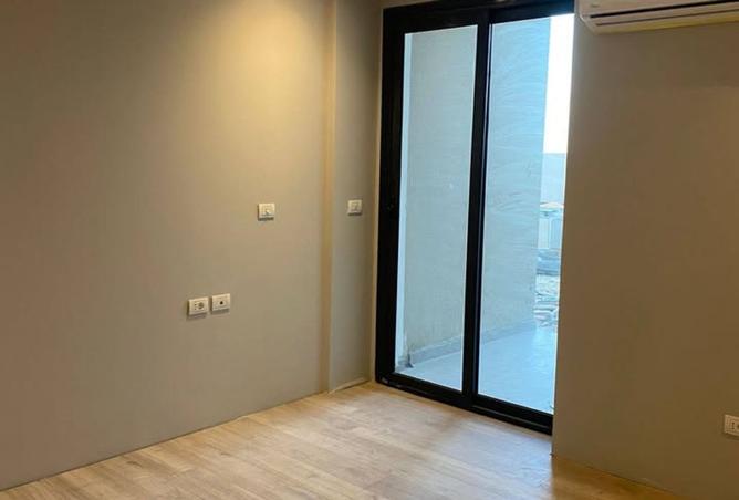 8051900 - Property Image 2