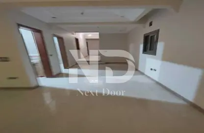 Apartment - 3 Bedrooms - 2 Bathrooms for sale in Area B - Ganoob El Acadimia - New Cairo City - Cairo